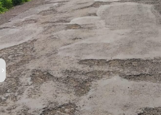 विकासाच्या वाऱ्यात खड्ड्यांची धूळधाण! मांडळ–वावडे रस्त्याची दैना”
